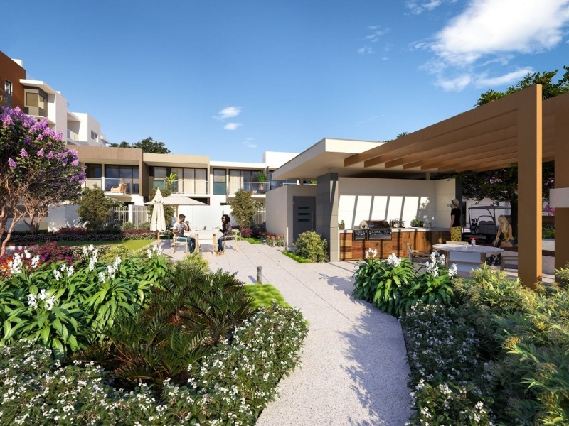 8 Santa Barbara Road, Hope Island QLD 4212