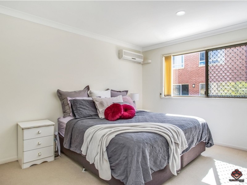 37 Paradise Springs Avenue, Robina QLD 4226