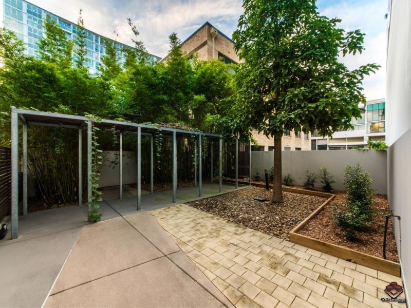 28 Masters Street, Newstead QLD 4006