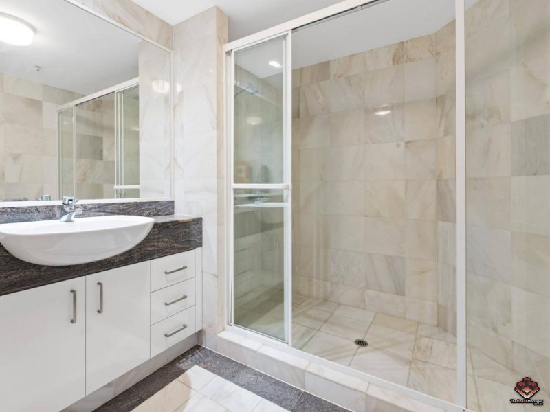 2 Goodwin Street, Kangaroo Point QLD 4169