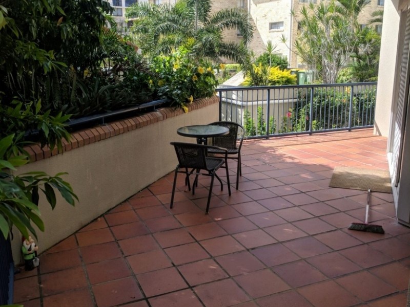 522 Marine Parade, Biggera Waters QLD 4216