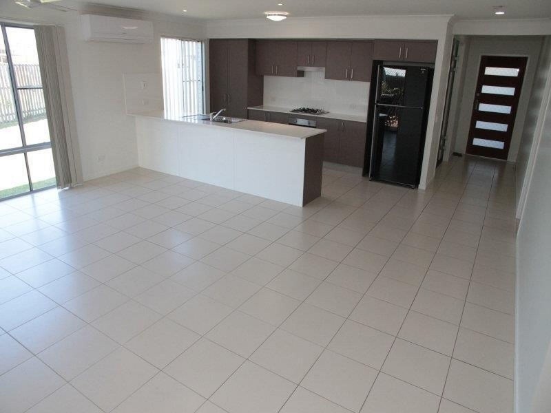 6 Oxley Circuit, Urraween QLD 4655