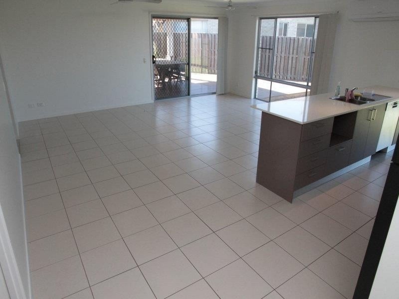 6 Oxley Circuit, Urraween QLD 4655