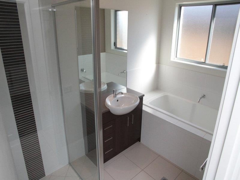 6 Oxley Circuit, Urraween QLD 4655