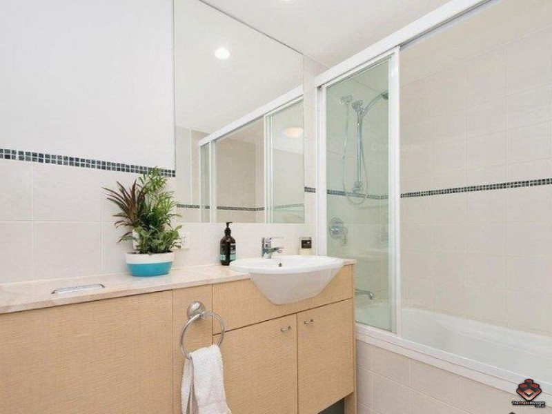 100 Bowen Terrace, Fortitude Valley QLD 4006