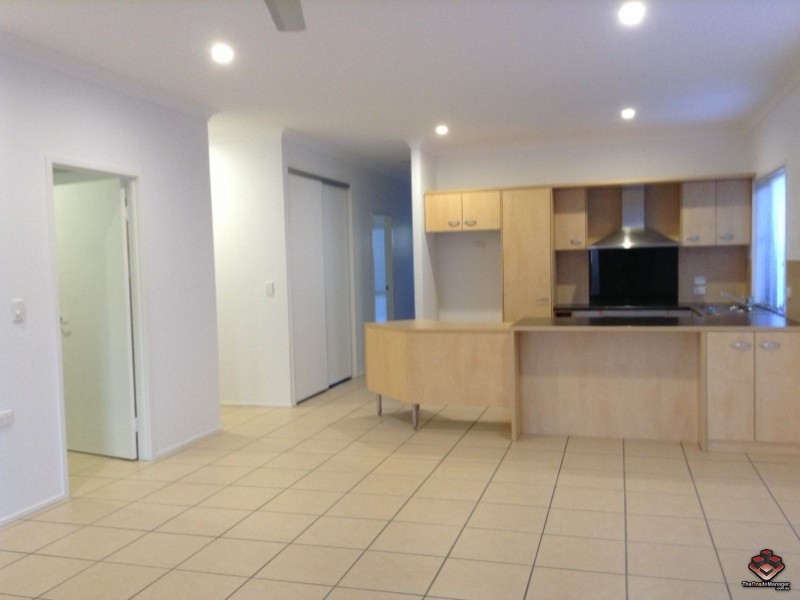 2 Grand Parade, Parrearra QLD 4575