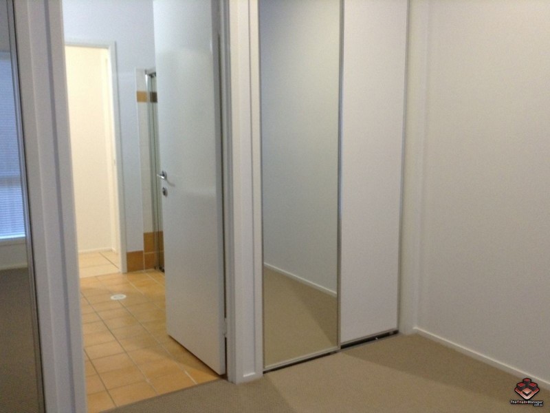 2 Grand Parade, Parrearra QLD 4575