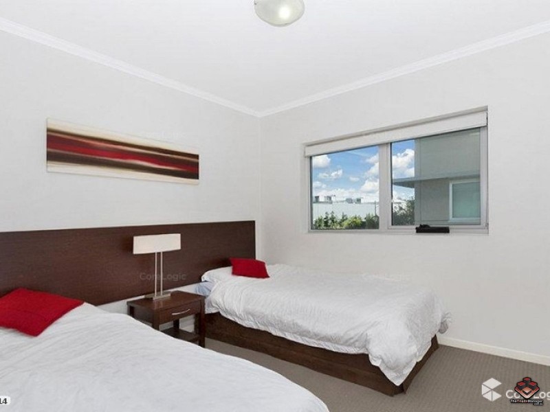 24 Allwood Street, Indooroopilly QLD 4068