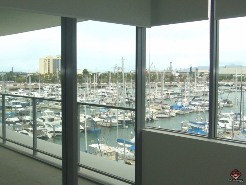 6 Mariners Drive, Townsville City QLD 4810