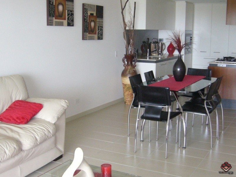 6 Mariners Drive, Townsville City QLD 4810