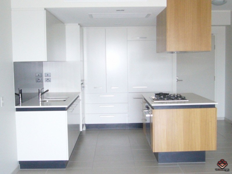 6 Mariners Drive, Townsville City QLD 4810