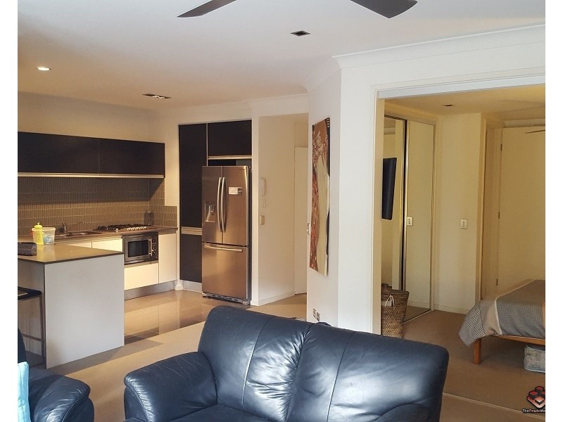 3030 The Boulevard, Carrara QLD 4211