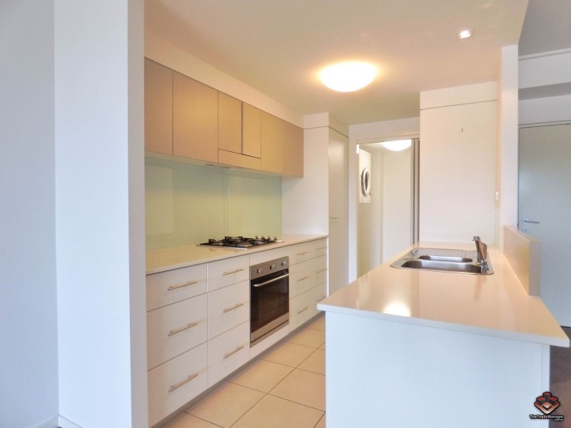 16 Surbiton Court, Carindale QLD 4152