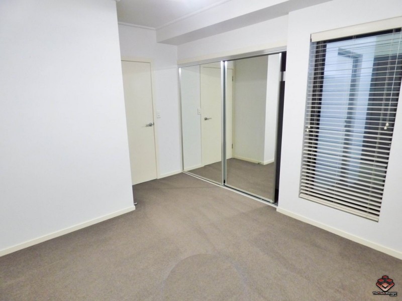 16 Surbiton Court, Carindale QLD 4152