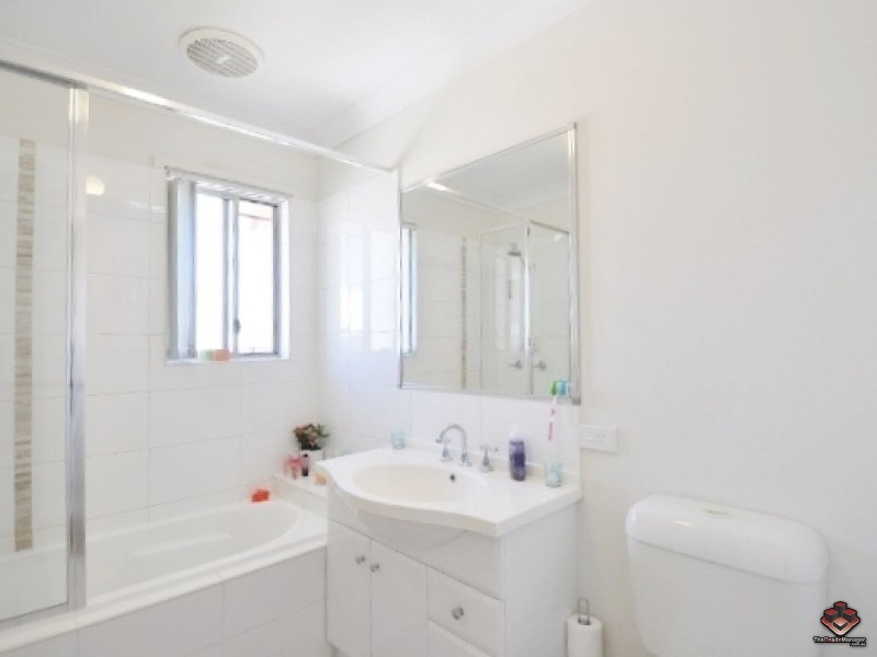 130 Jutland Street, Oxley QLD 4075