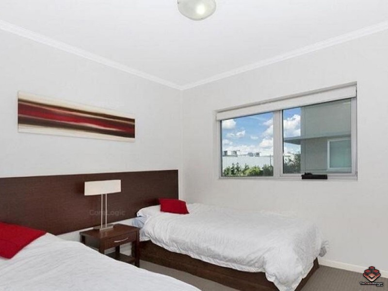 24 Allwood Street, Indooroopilly QLD 4068