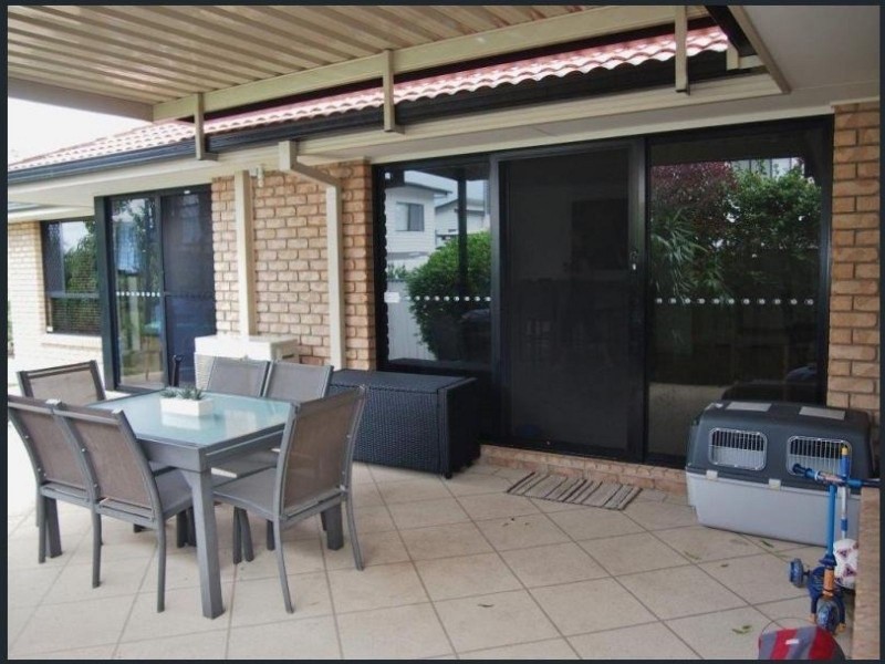12 Fourth Avenue, Labrador QLD 4215