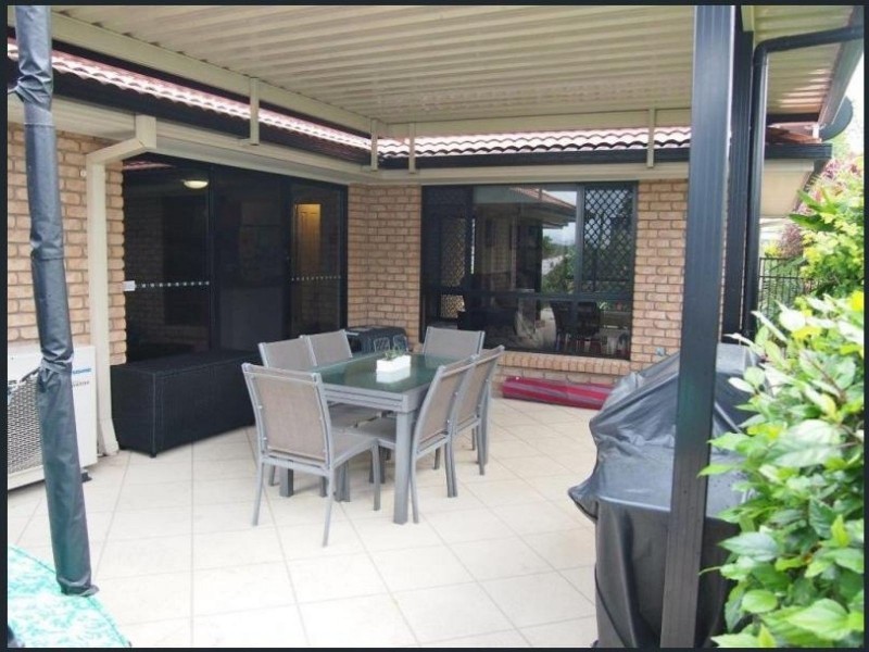 12 Fourth Avenue, Labrador QLD 4215