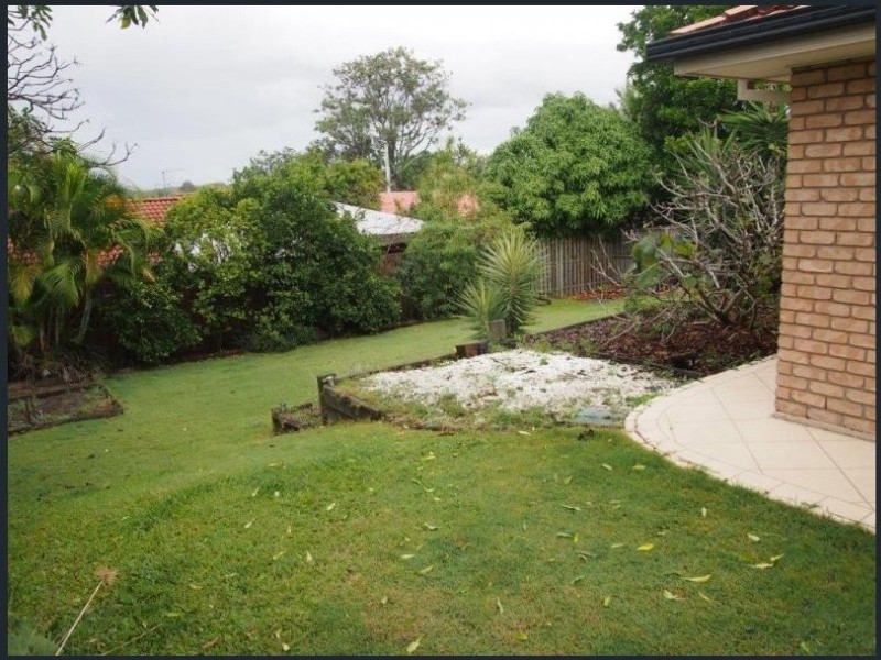 12 Fourth Avenue, Labrador QLD 4215