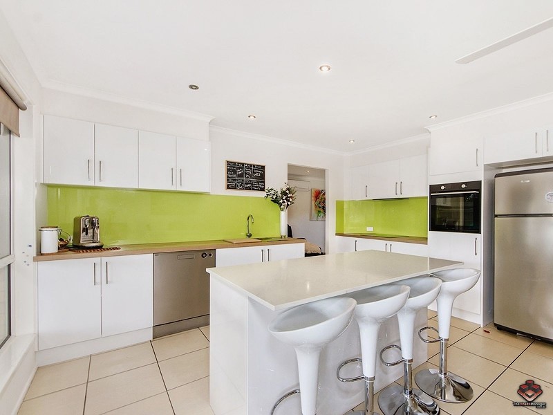 9 Langer Place, Arundel QLD 4214