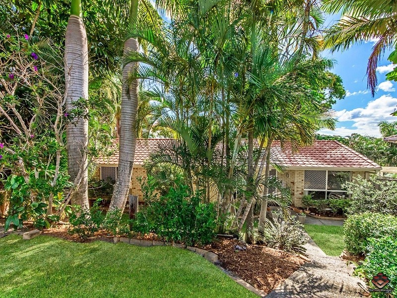 9 Langer Place, Arundel QLD 4214
