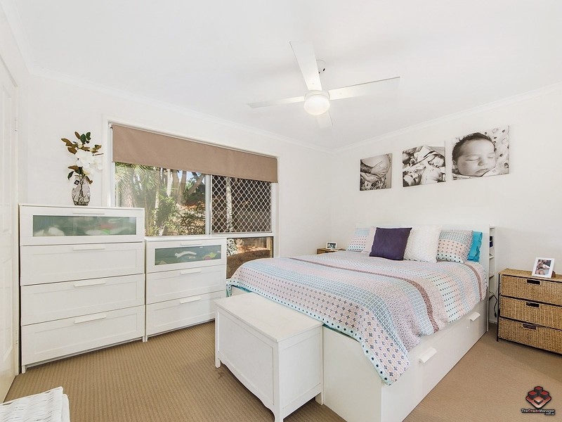 9 Langer Place, Arundel QLD 4214