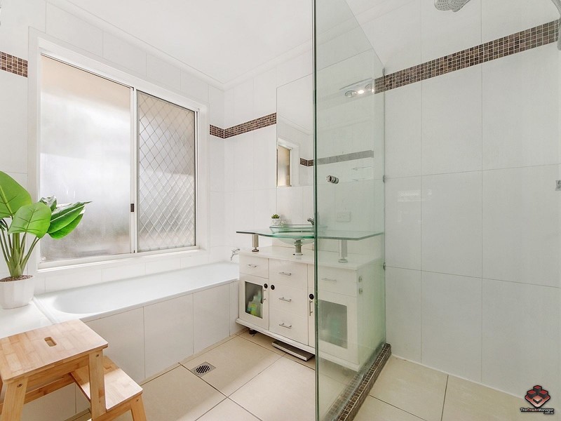 9 Langer Place, Arundel QLD 4214