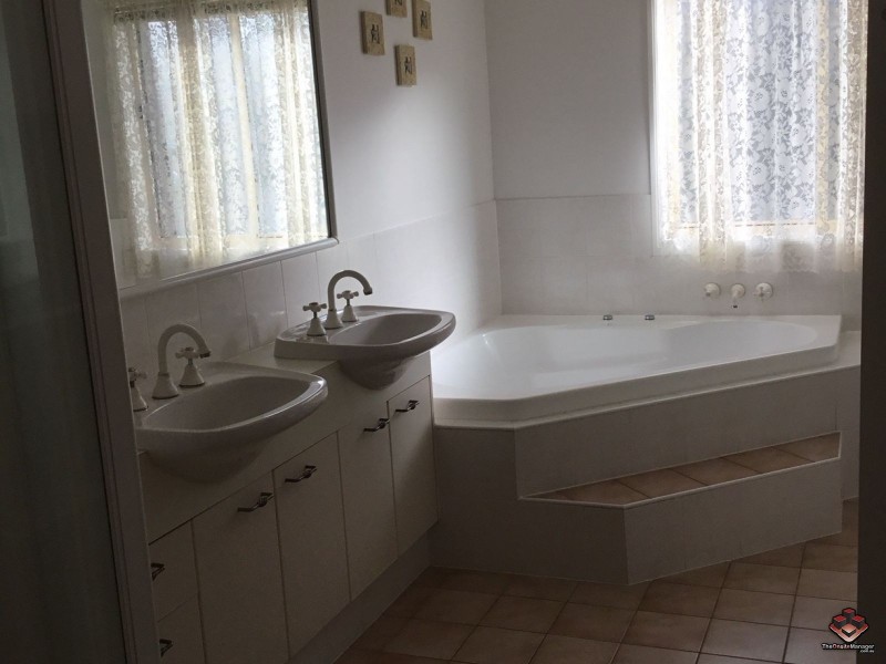 Hope Island QLD 4212