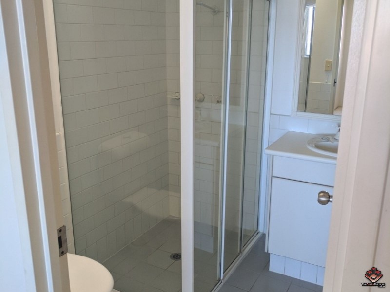 522 Marine Parade, Biggera Waters QLD 4216