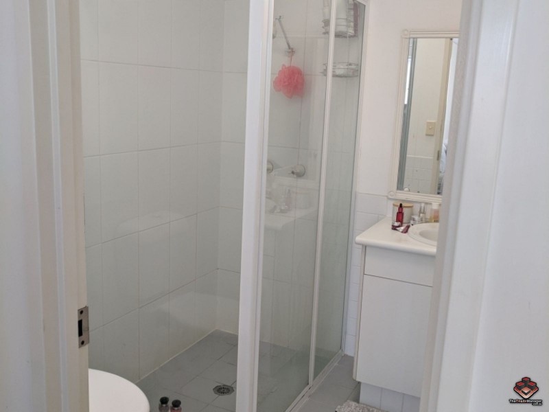 522 Marine Parade, Biggera Waters QLD 4216