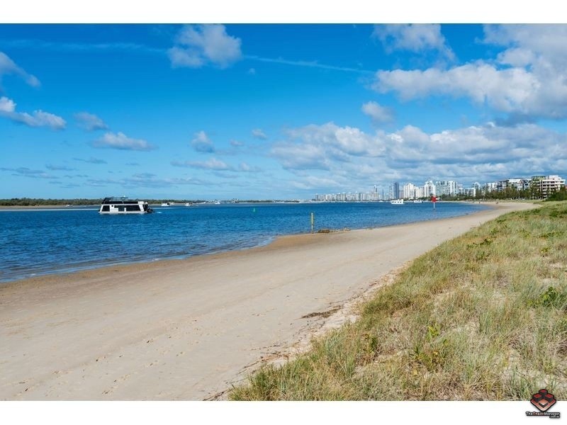 522 Marine Parade, Biggera Waters QLD 4216
