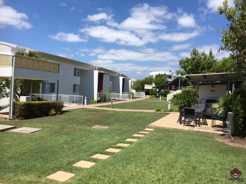 98 University Drive, Varsity Lakes QLD 4227
