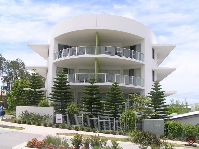98 University Drive, Varsity Lakes QLD 4227