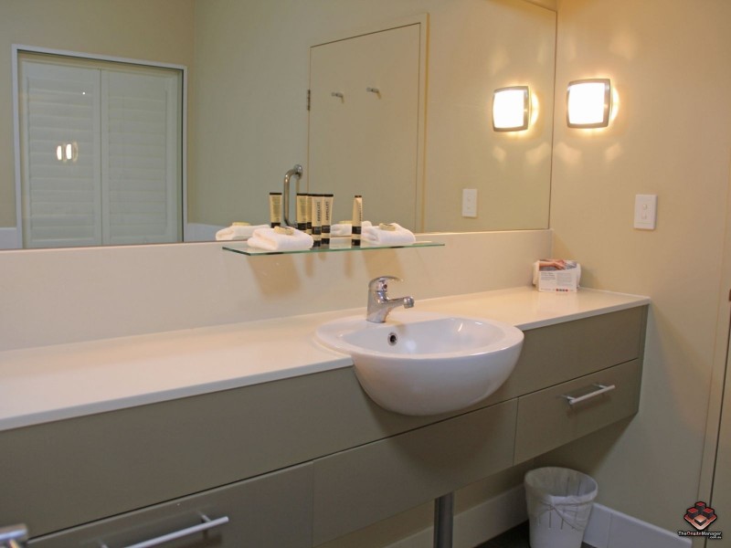 569 Charlton Esplanade, Urangan QLD 4655