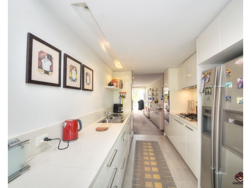 2203/323 Bayview Street, Hollywell QLD 4216