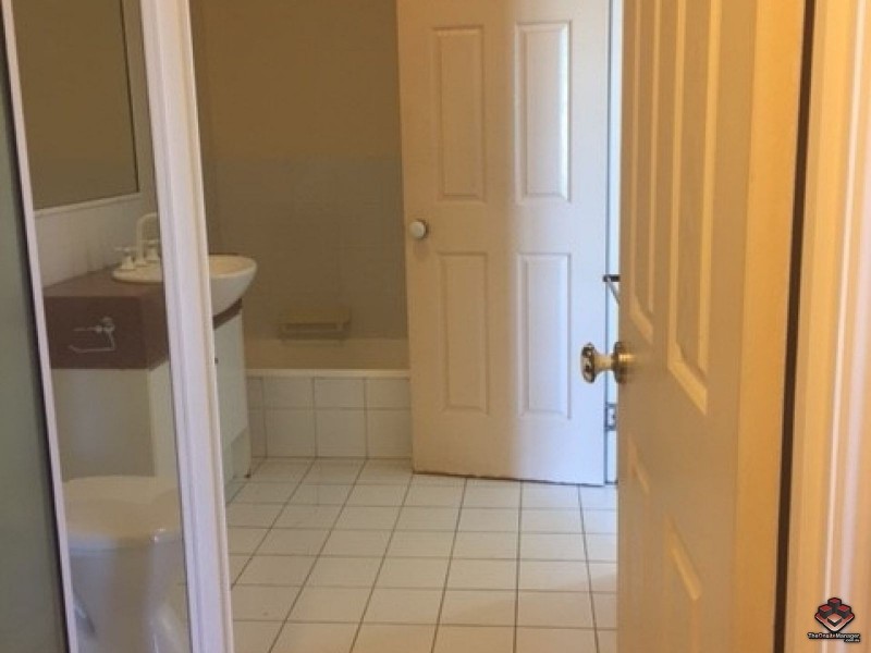 100 Racecourse Drive, Bundall QLD 4217