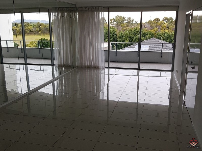 11 Compass Drive, Biggera Waters QLD 4216