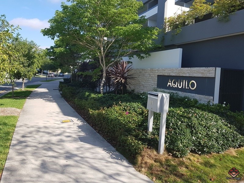 11 Compass Drive, Biggera Waters QLD 4216