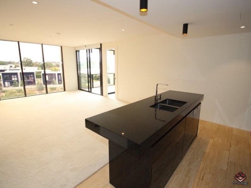 1 Marina Drive, Benowa QLD 4217