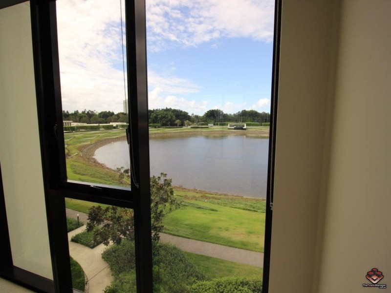 1 Marina Drive, Benowa QLD 4217