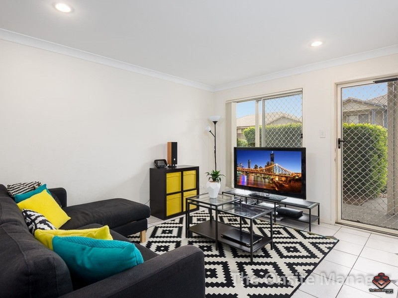 8 Earnshaw Street, Calamvale QLD 4116