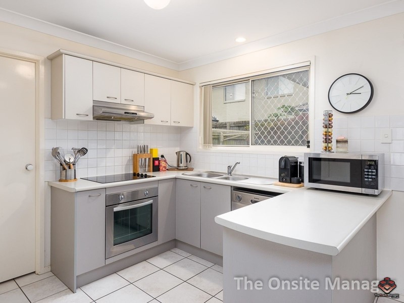 8 Earnshaw Street, Calamvale QLD 4116