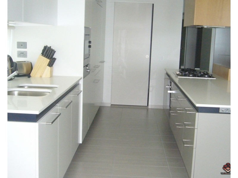 6 Mariners Drive, Townsville City QLD 4810