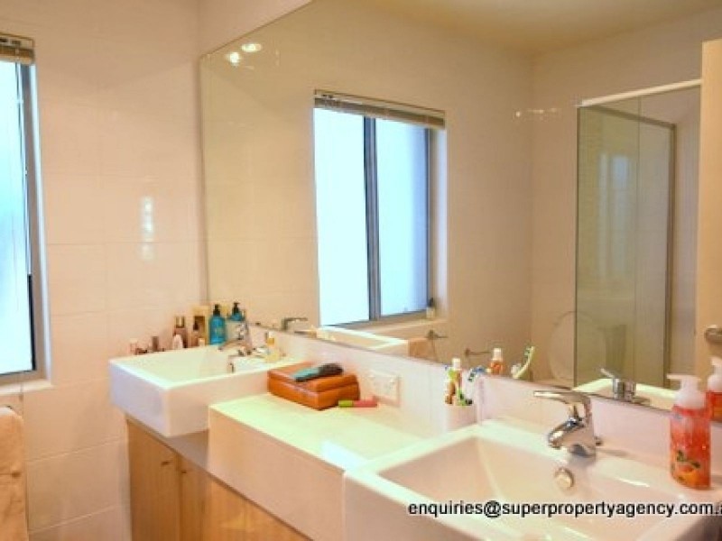 1 Boulton Drive, Nerang QLD 4211