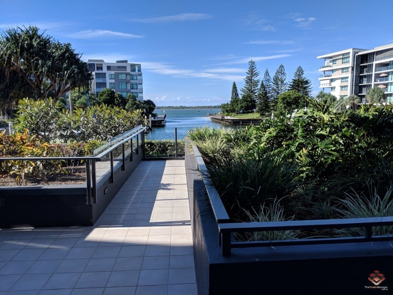 323 Bayview Street, Paradise Point QLD 4216