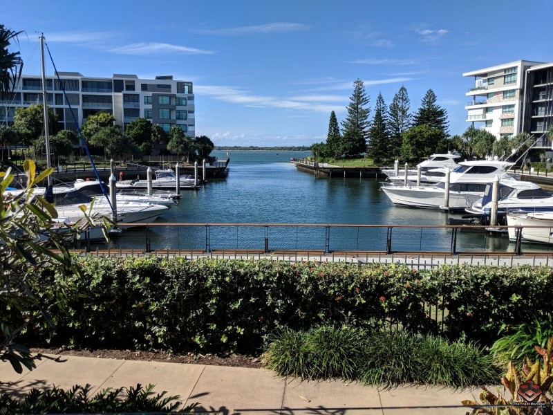 323 Bayview Street, Paradise Point QLD 4216