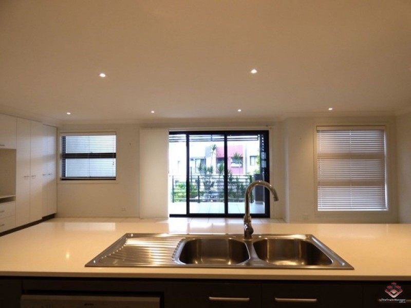 16 Surbiton Court, Carindale QLD 4152