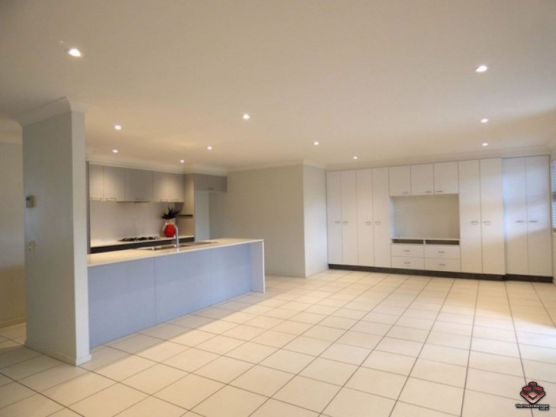 16 Surbiton Court, Carindale QLD 4152