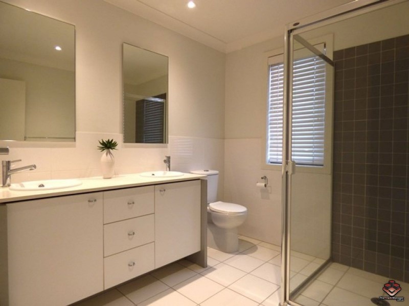 16 Surbiton Court, Carindale QLD 4152