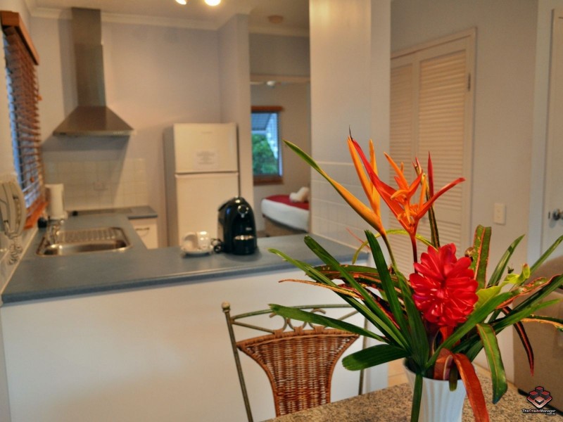 129 Oleander Street, Holloways Beach QLD 4878